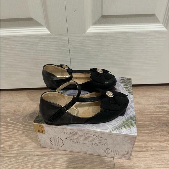 Girls shoes - Picture 1 of 7